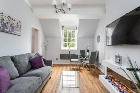 14 Feversham House Stylish 1-Bed Apartment with York Minster Views I Pass The Keys